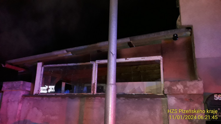 FOTOGALERIE: Požár autobusu v Líních u Plzně