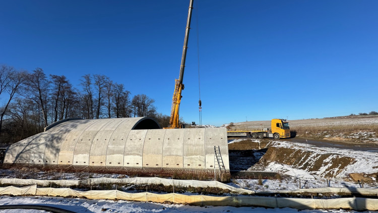 FOTOGALERIE: Bourání vadného mostu na stavbě obchvatu Klatov