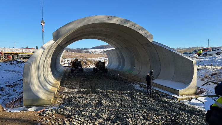 FOTOGALERIE: Bourání vadného mostu na stavbě obchvatu Klatov
