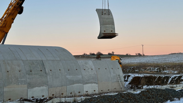 FOTOGALERIE: Bourání vadného mostu na stavbě obchvatu Klatov