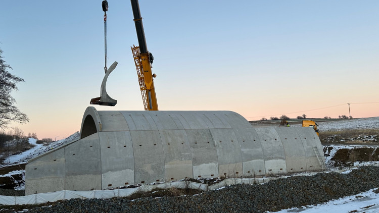 FOTOGALERIE: Bourání vadného mostu na stavbě obchvatu Klatov