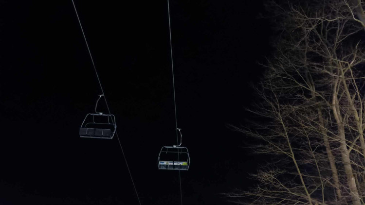 FOTOGALERIE: Večerní lyžování v Hrubé Vodě nabídlo prázdné sjezdovky