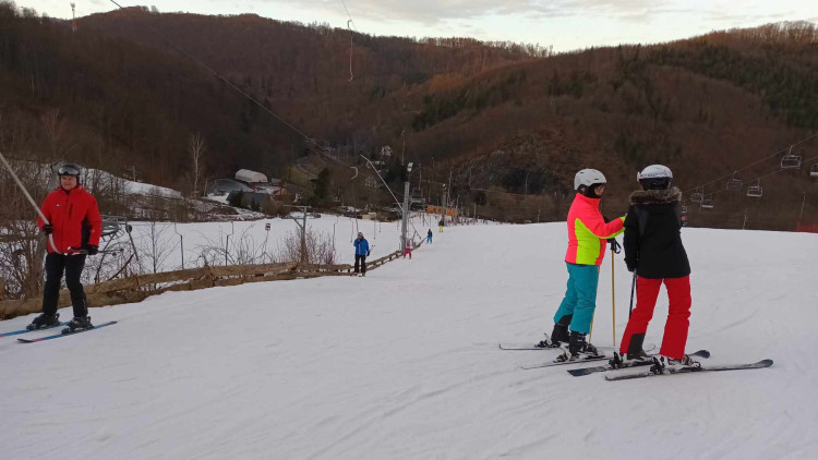 FOTOGALERIE: Večerní lyžování v Hrubé Vodě nabídlo prázdné sjezdovky
