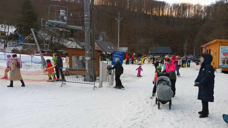 FOTOGALERIE: Večerní lyžování v Hrubé Vodě nabídlo prázdné sjezdovky