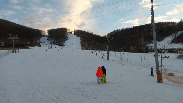FOTOGALERIE: Večerní lyžování v Hrubé Vodě nabídlo prázdné sjezdovky