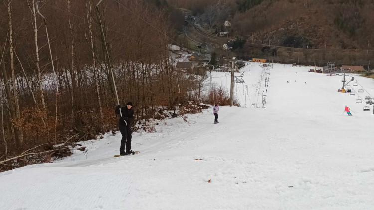 FOTOGALERIE: Večerní lyžování v Hrubé Vodě nabídlo prázdné sjezdovky