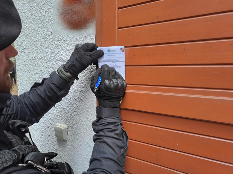 Kontrola rekreačních chatových oblastí policisty