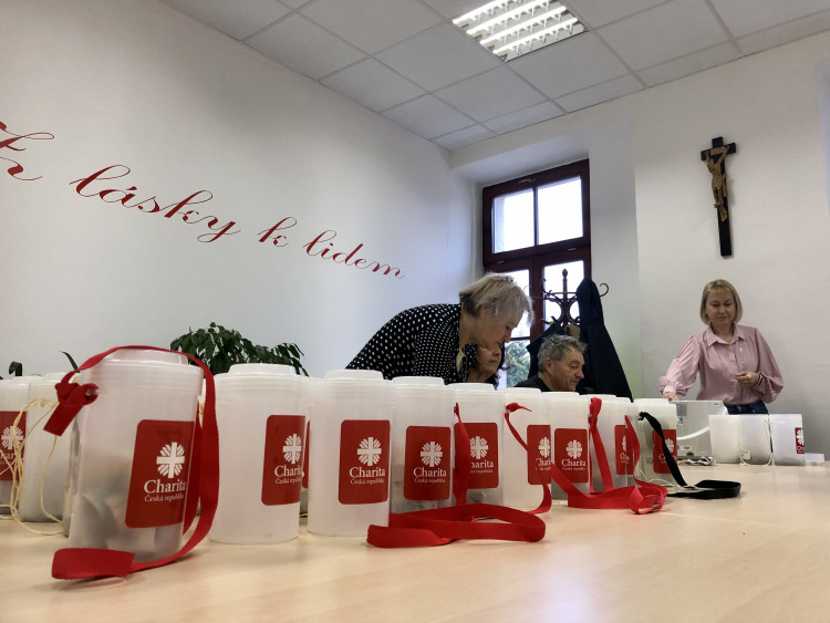 Sčítání výtěžku Tříkrálové sbírky 2024