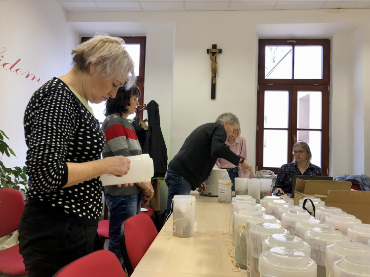 Sčítání výtěžku Tříkrálové sbírky 2024