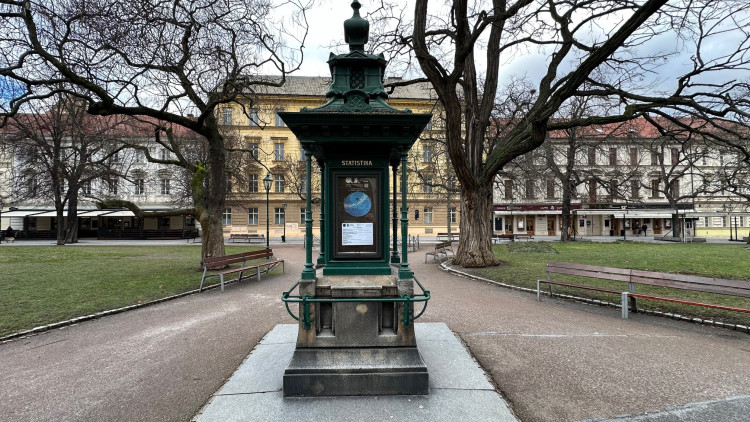 FOTOGALERIE: Meteokiosek v Kopeckého sadech