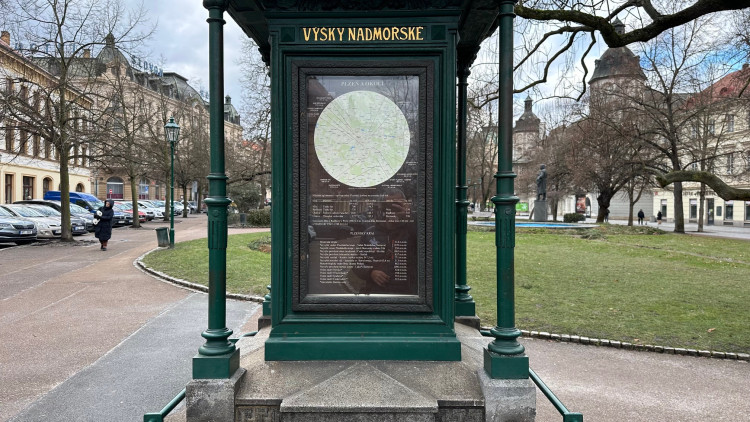 FOTOGALERIE: Meteokiosek v Kopeckého sadech