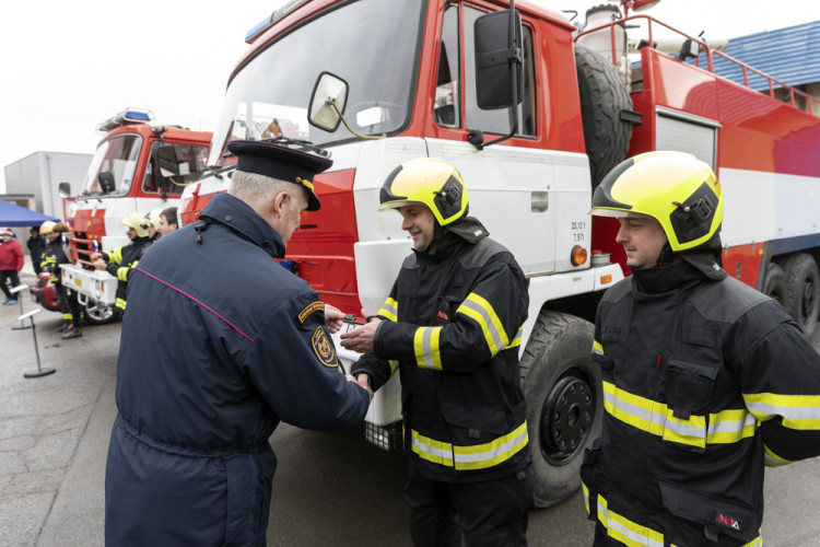FOTOGALERIE: Hasiči z Olomouckého kraje získali lepší zázemí i techniku
