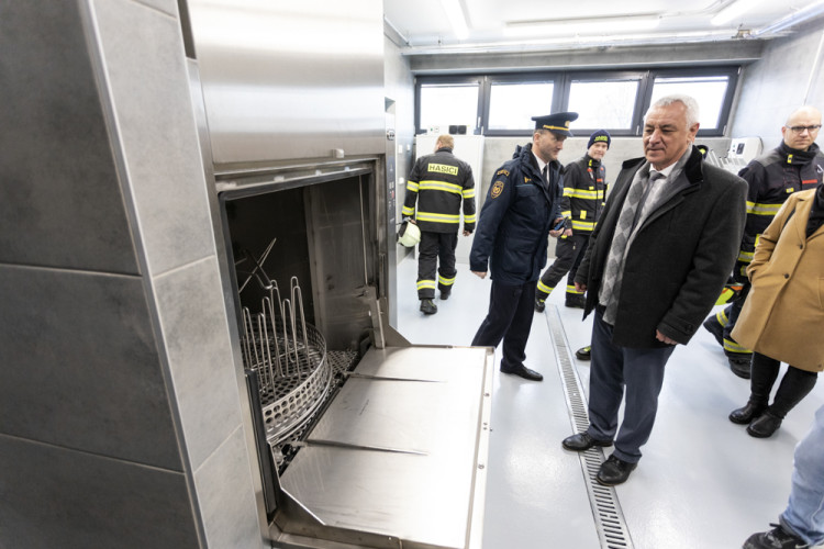 FOTOGALERIE: Hasiči z Olomouckého kraje získali lepší zázemí i techniku