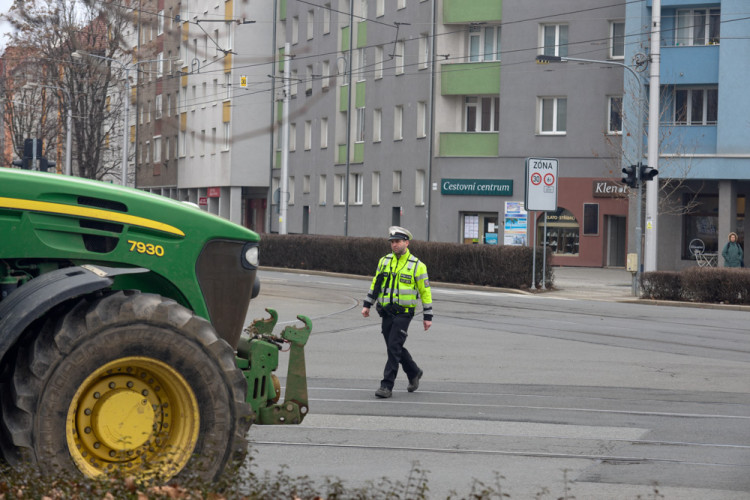 FOTOGALERIE: Do Olomouce vyrazily na protestní jízdu konvoje zemědělské techniky
