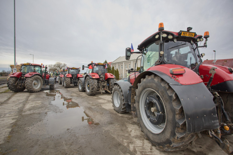 FOTOGALERIE: Do Olomouce vyrazily na protestní jízdu konvoje zemědělské techniky