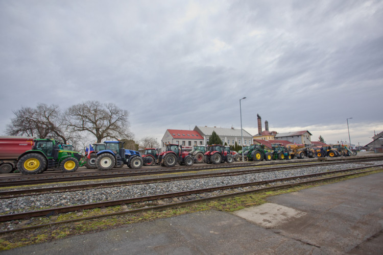 FOTOGALERIE: Do Olomouce vyrazily na protestní jízdu konvoje zemědělské techniky