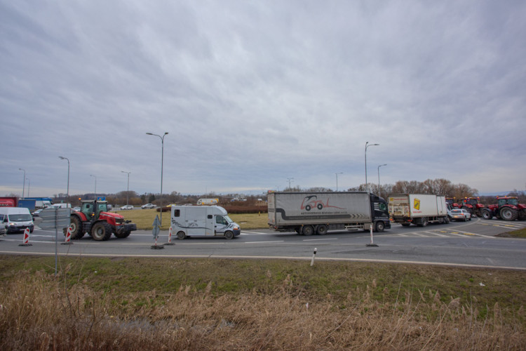 FOTOGALERIE: Do Olomouce vyrazily na protestní jízdu konvoje zemědělské techniky