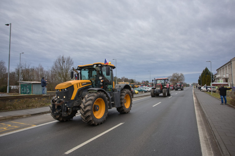 FOTOGALERIE: Do Olomouce vyrazily na protestní jízdu konvoje zemědělské techniky