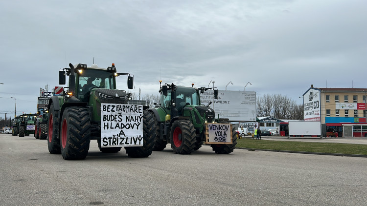 Vzkazy jihočeských zemědělců. : Stop diktátu z Bruselu, vzkázali zemědělci