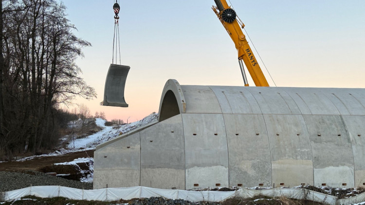 Bourání vadného mostu