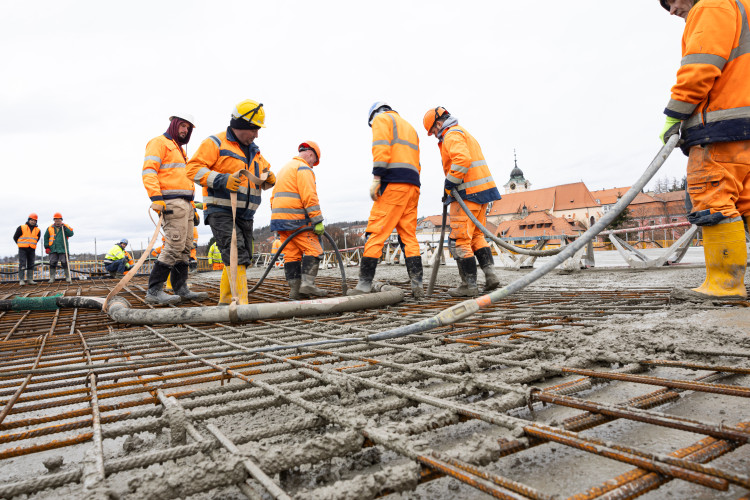 FOTOGALERIE: Oprava mostu v Týně nad Vltavou