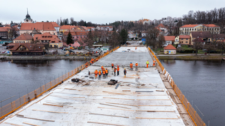 FOTOGALERIE: Oprava mostu v Týně nad Vltavou
