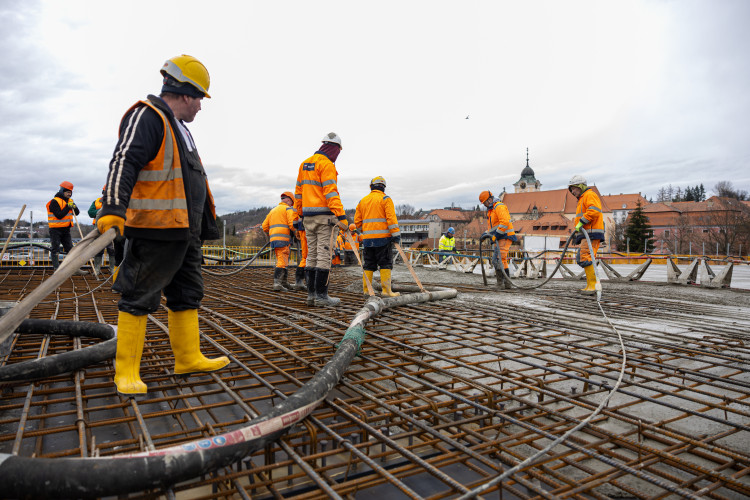 FOTOGALERIE: Oprava mostu v Týně nad Vltavou