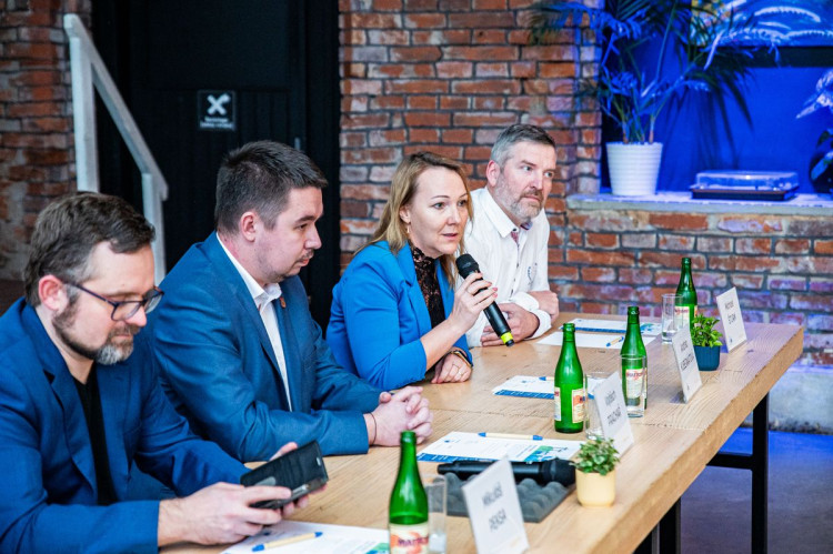 FOTOGALERIE: Diskuse na téma sdílení energií v Papírně Plzeň