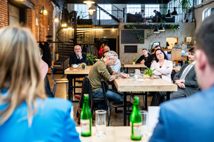 FOTOGALERIE: Diskuse na téma sdílení energií v Papírně Plzeň