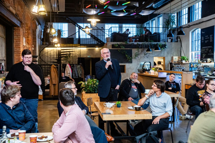 FOTOGALERIE: Diskuse na téma sdílení energií v Papírně Plzeň