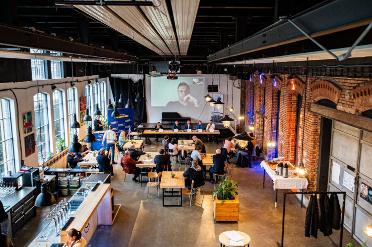 FOTOGALERIE: Diskuse na téma sdílení energií v Papírně Plzeň