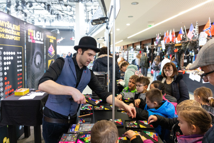 FOTOGALERIE: Výstava For Model láká malé i velké příznivce techniky, her či sběratelství