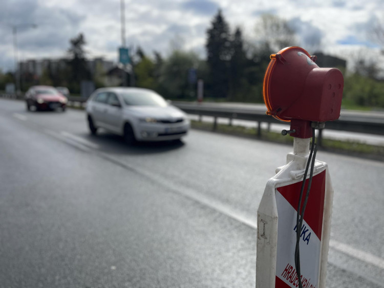 GALERIE: Dopravní omezení při přestavbě hradecké Milety