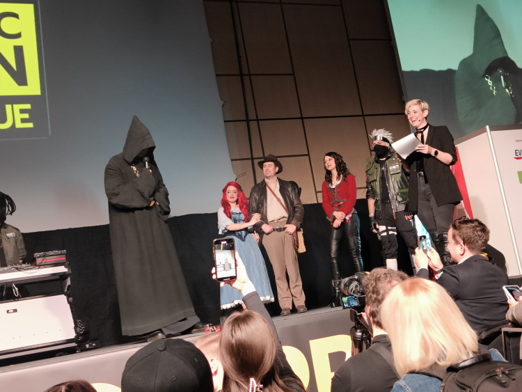 FOTOGALERIE: Zaklínač, Joker i Wednesday. Podívejte se na kostýmy z Comic-Conu