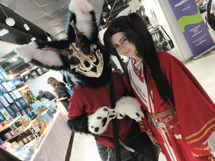 FOTOGALERIE: Zaklínač, Joker i Wednesday. Podívejte se na kostýmy z Comic-Conu