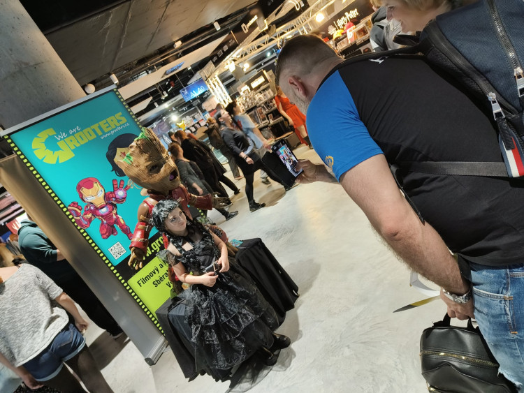 FOTOGALERIE: Zaklínač, Joker i Wednesday. Podívejte se na kostýmy z Comic-Conu