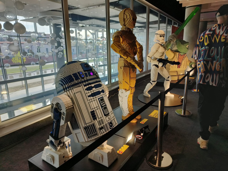 FOTOGALERIE: Zaklínač, Joker i Wednesday. Podívejte se na kostýmy z Comic-Conu