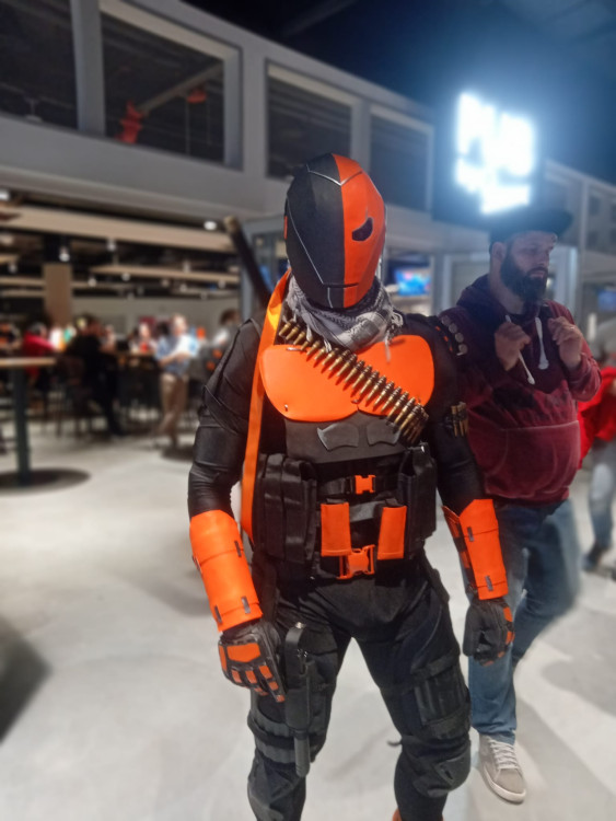 FOTOGALERIE: Zaklínač, Joker i Wednesday. Podívejte se na kostýmy z Comic-Conu