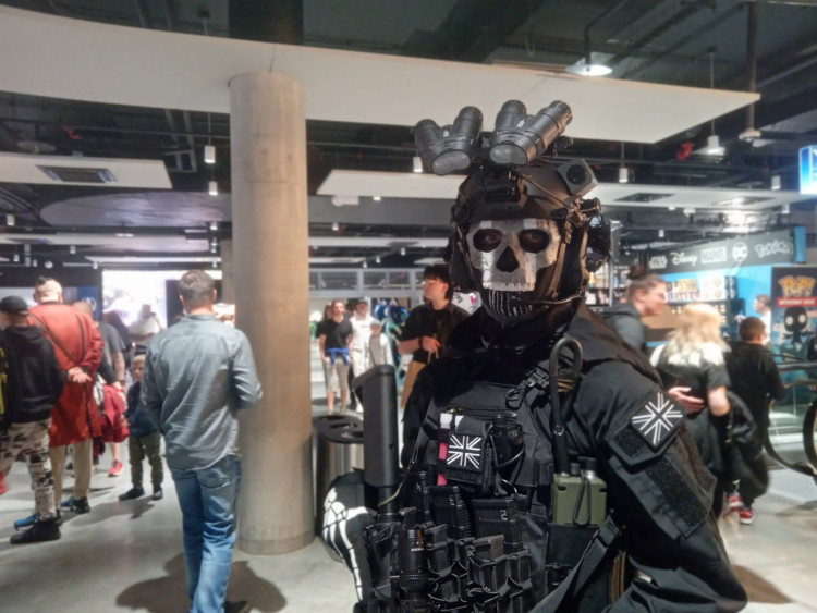 FOTOGALERIE: Zaklínač, Joker i Wednesday. Podívejte se na kostýmy z Comic-Conu