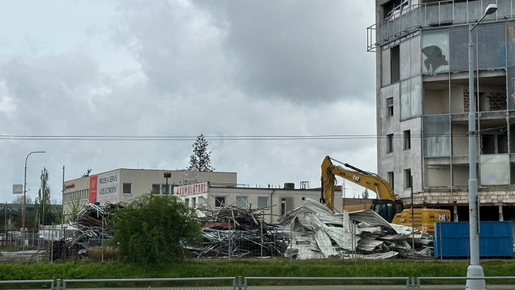 FOTOGALERIE: Bourání skleněného pekla