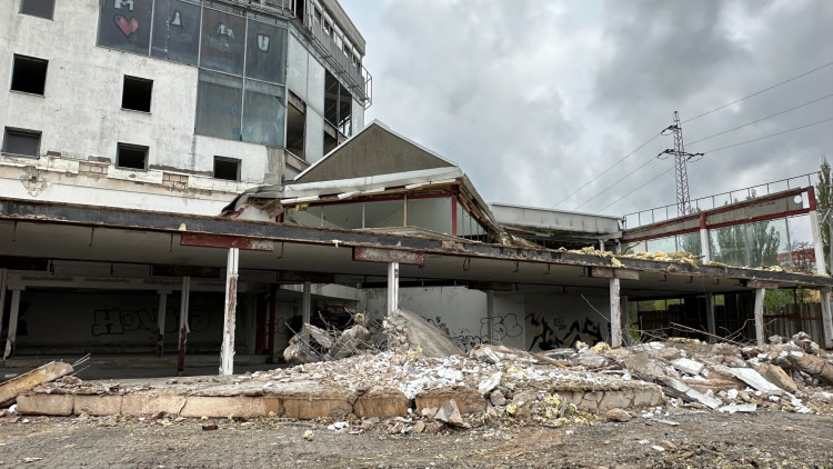 FOTOGALERIE: Bourání skleněného pekla