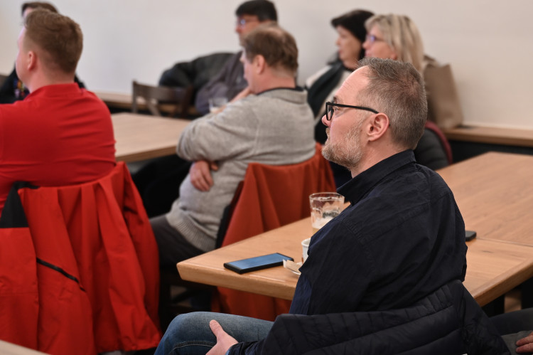 Exhejtman Ivo Vondrák zahájil kampaň. V bruntálské restauraci