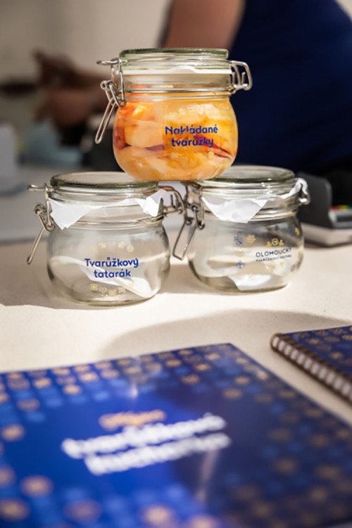 FOTOGALERIE: Muzika, kroje i souboj šéfkuchařů. Centrum Olomouce patřilo Tvarůžkovému festivalu