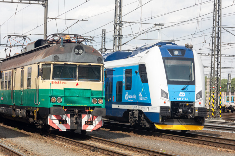 FOTOGALERIE: Konec po 50 letech služby. Vlaky Tornádo se loučí s tuzemskou železnicí