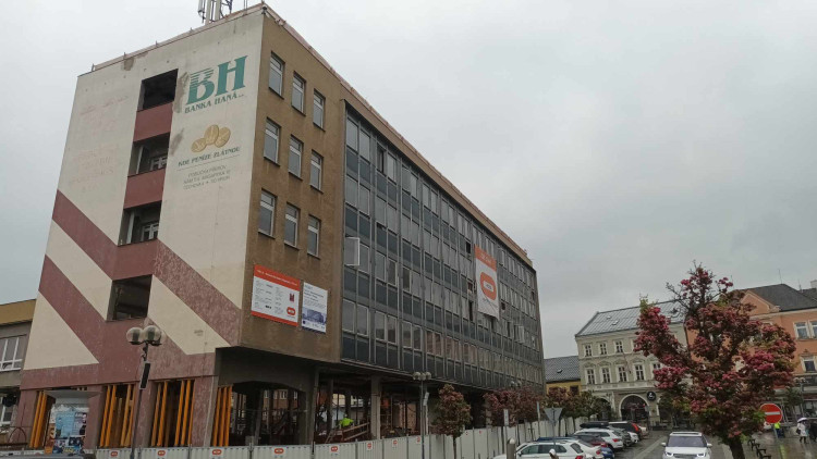 FOTOGALERIE: Vybourány jsou už tři tisíce tun stavebního materiálu