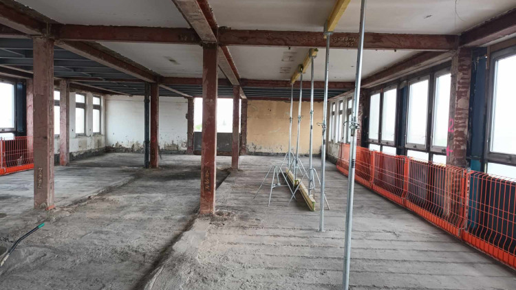 FOTOGALERIE: Vybourány jsou už tři tisíce tun stavebního materiálu