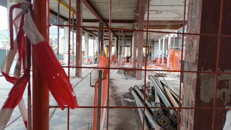 FOTOGALERIE: Vybourány jsou už tři tisíce tun stavebního materiálu