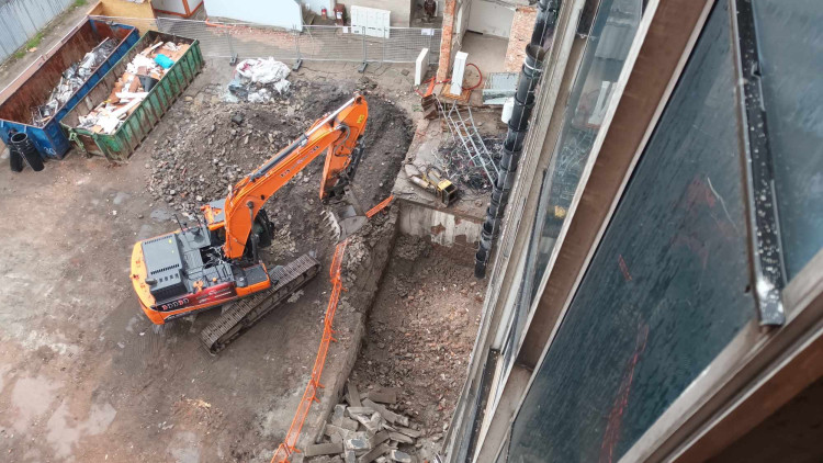 FOTOGALERIE: Vybourány jsou už tři tisíce tun stavebního materiálu