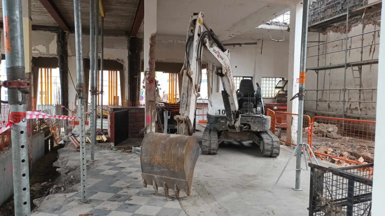 FOTOGALERIE: Vybourány jsou už tři tisíce tun stavebního materiálu