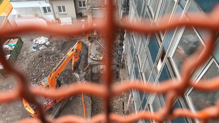 FOTOGALERIE: Vybourány jsou už tři tisíce tun stavebního materiálu